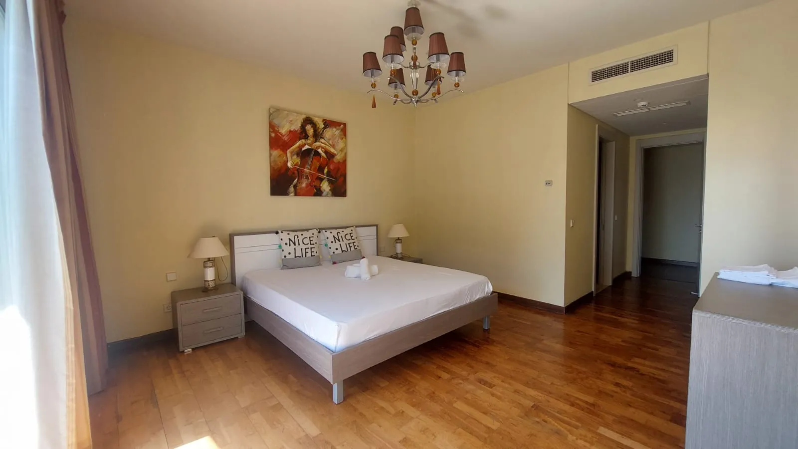 A Spacious Apartment with Amazing Sea View for Sale in Ras Beirut — الصورة 10