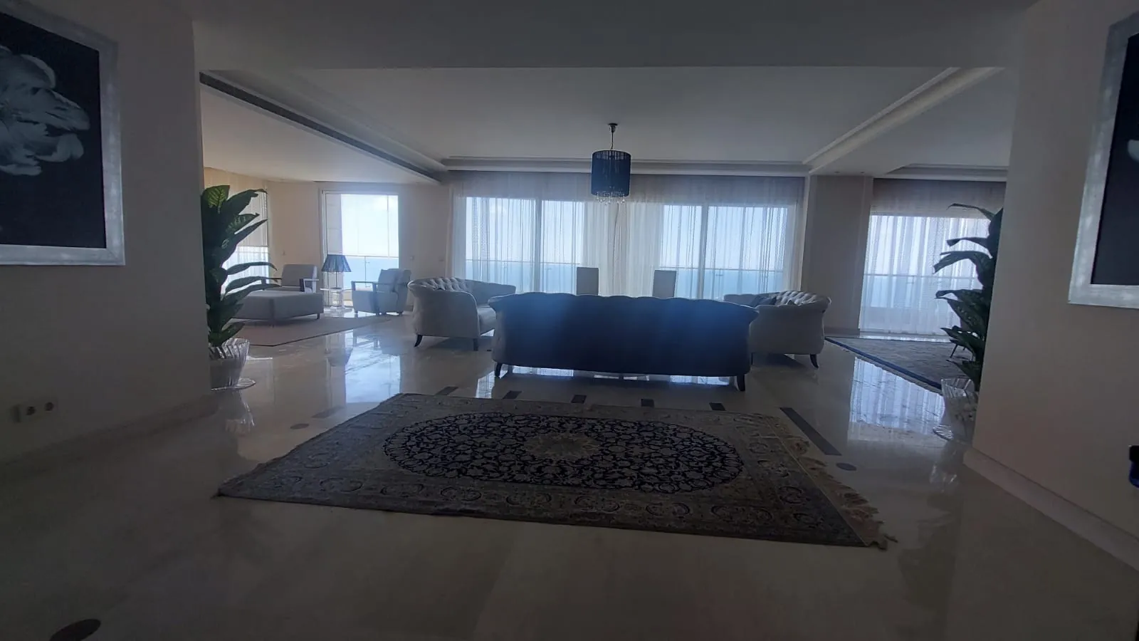 A Spacious Apartment with Amazing Sea View for Sale in Ras Beirut — الصورة 2