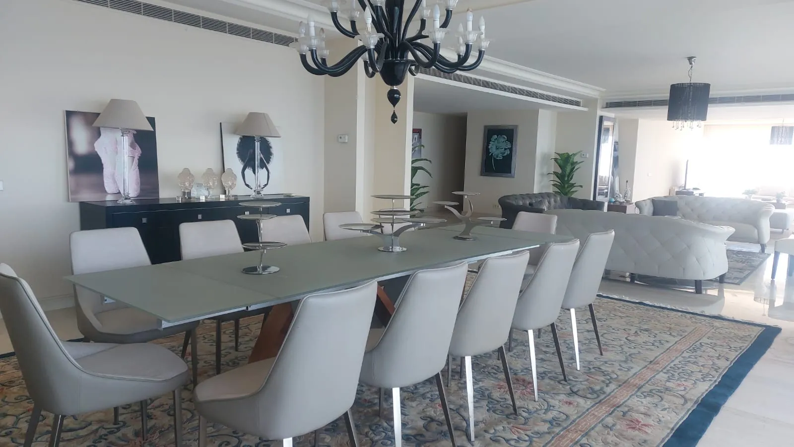 A Spacious Apartment with Amazing Sea View for Sale in Ras Beirut — الصورة 4