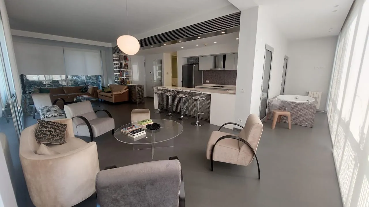 Beautifully Decorated Apartment for Rent in Achrafieh, Lycée — الصورة 3