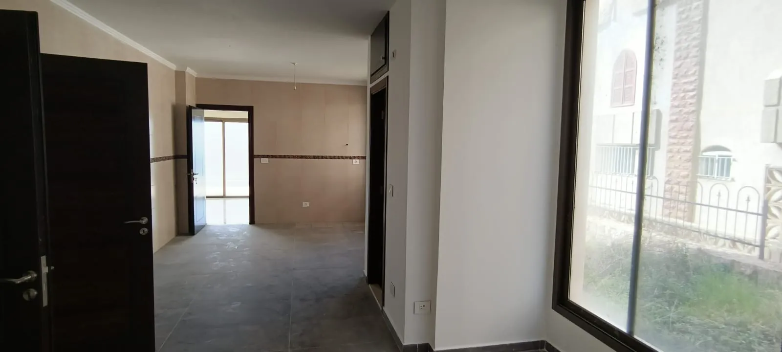 Spacious Apartment for Sale In Shayle — الصورة 4
