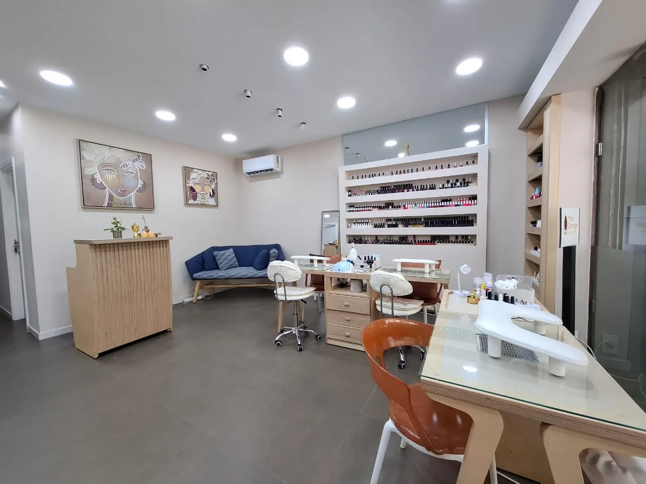 50 Square Meter Decorated Shop for Rent In Kaslik — الصورة 3