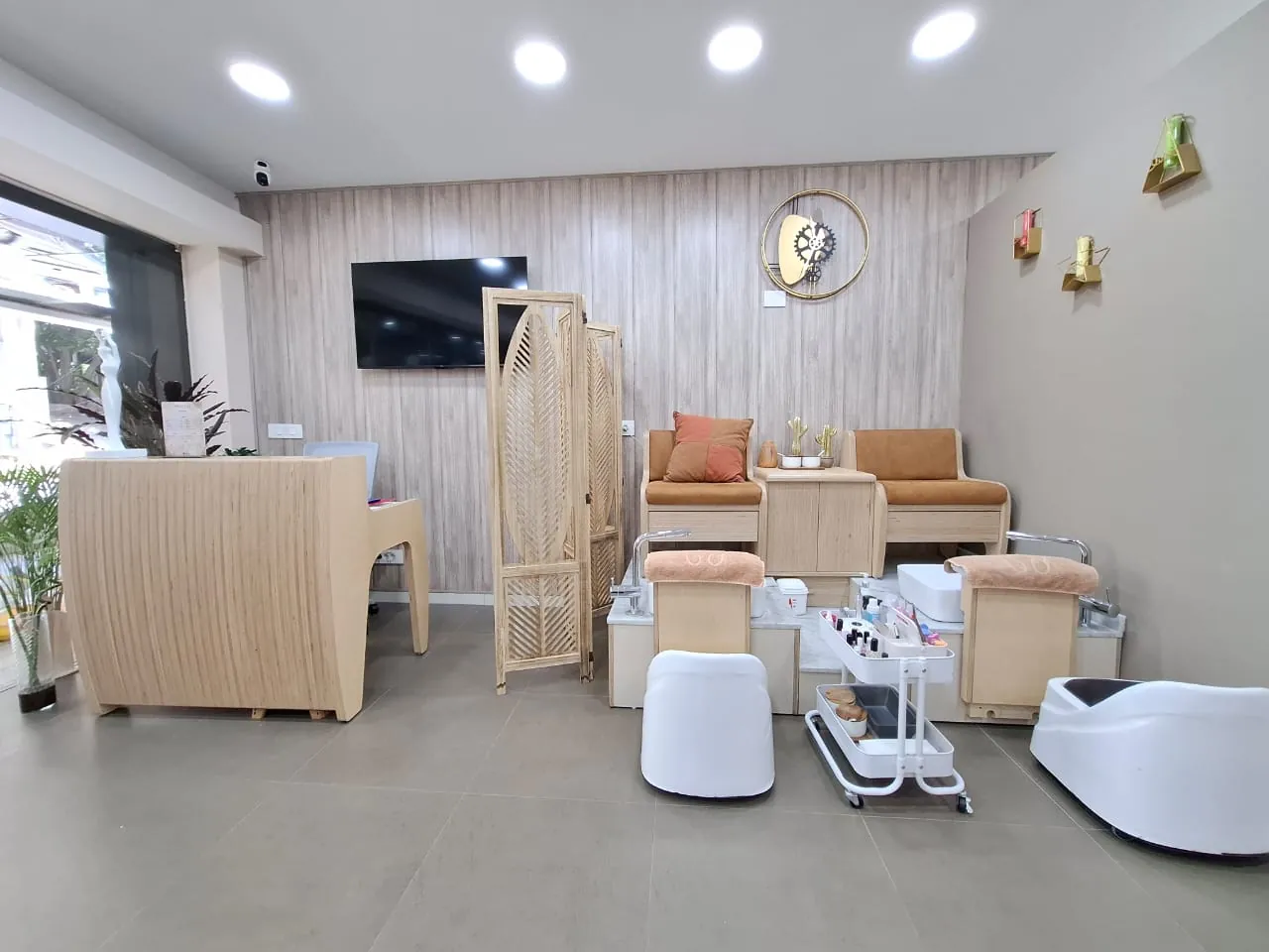 50 Square Meter Decorated Shop for Rent In Kaslik — الصورة 5