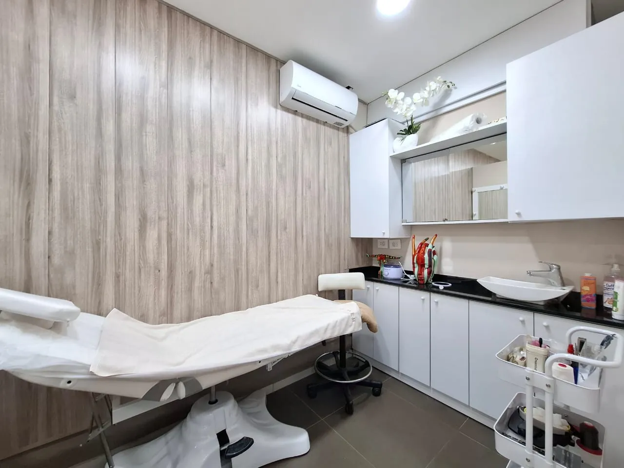 50 Square Meter Decorated Shop for Rent In Kaslik — الصورة 7