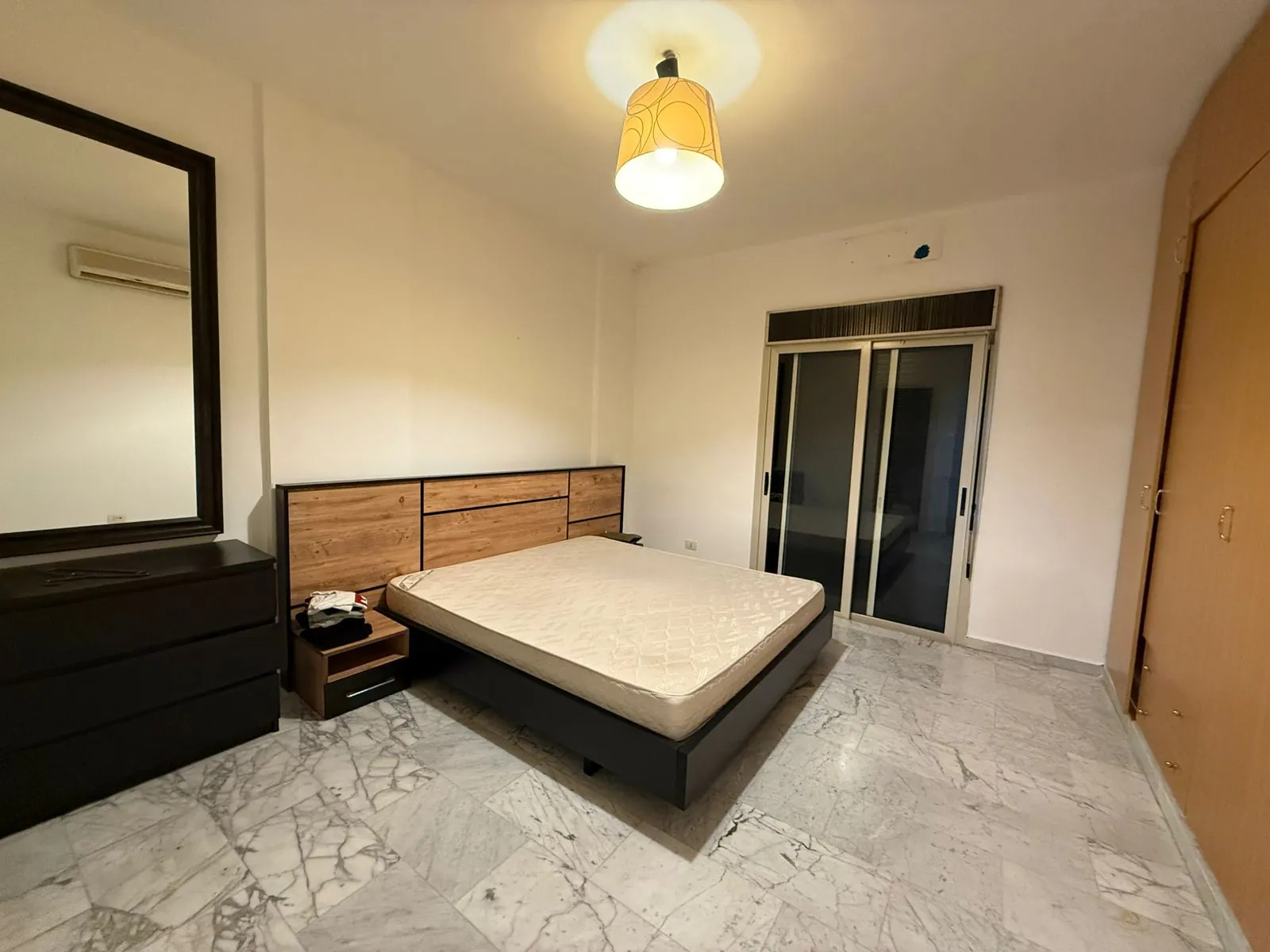 Partly Furnished Apartment for Rent in Adma with a Garden — الصورة 5