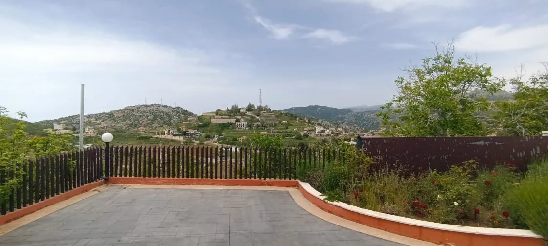 Stand Alone House With Land for Sale In Wata El Joz — الصورة 8