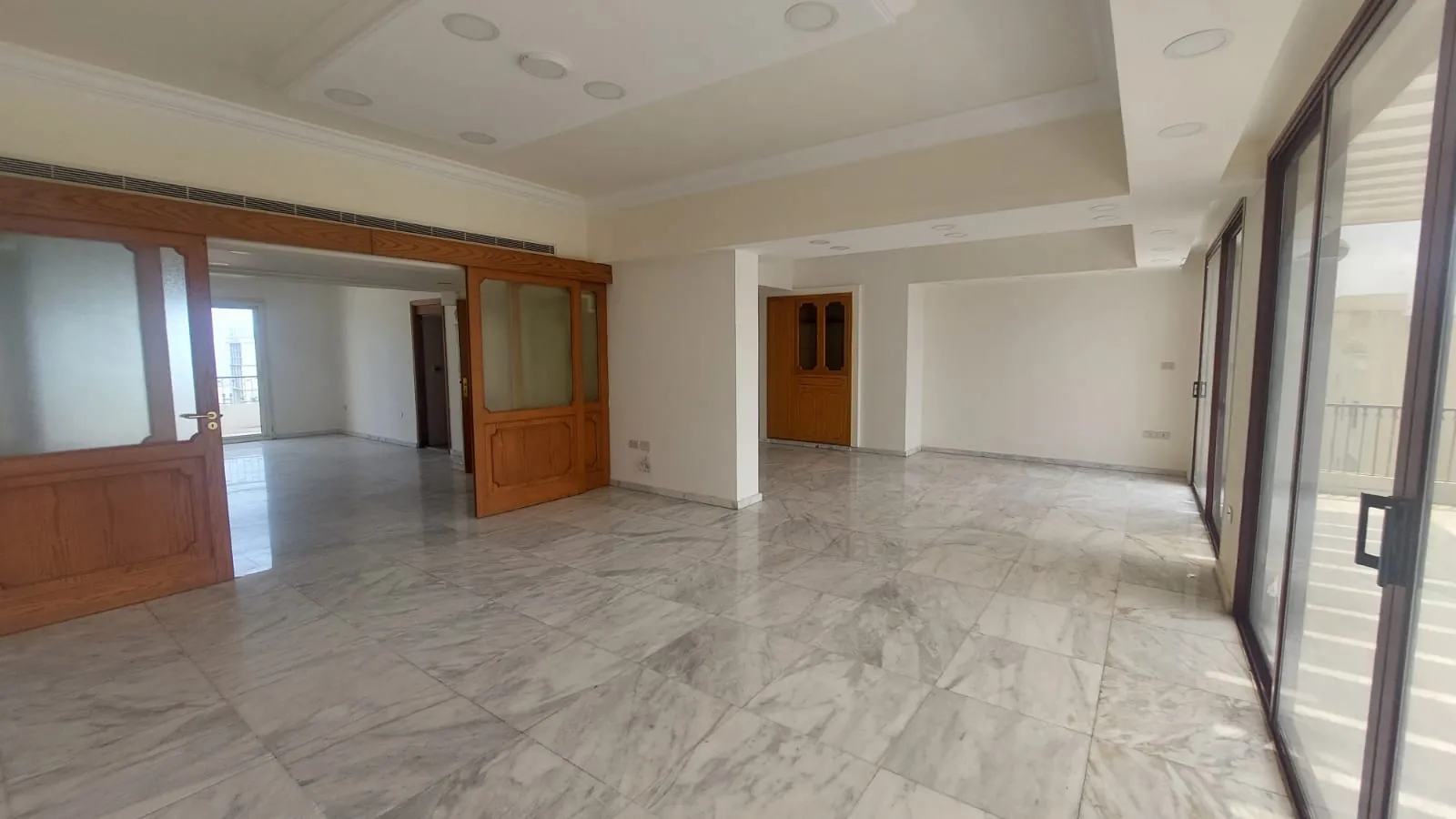 Duplex Rooftop for Rent in Zoukak El Blat, Down Town — الصورة 2