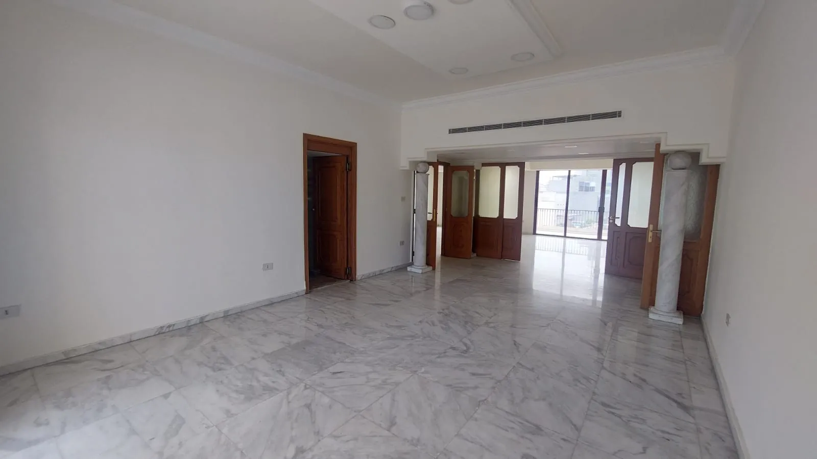 Duplex Rooftop for Rent in Zoukak El Blat, Down Town — الصورة 3