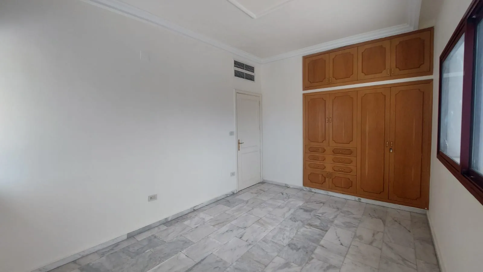 Duplex Rooftop for Rent in Zoukak El Blat, Down Town — الصورة 8