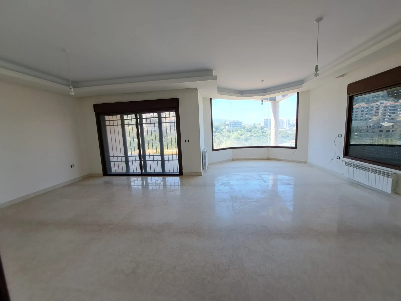 Spacious Apartment for Sale in Hboub — الصورة 2
