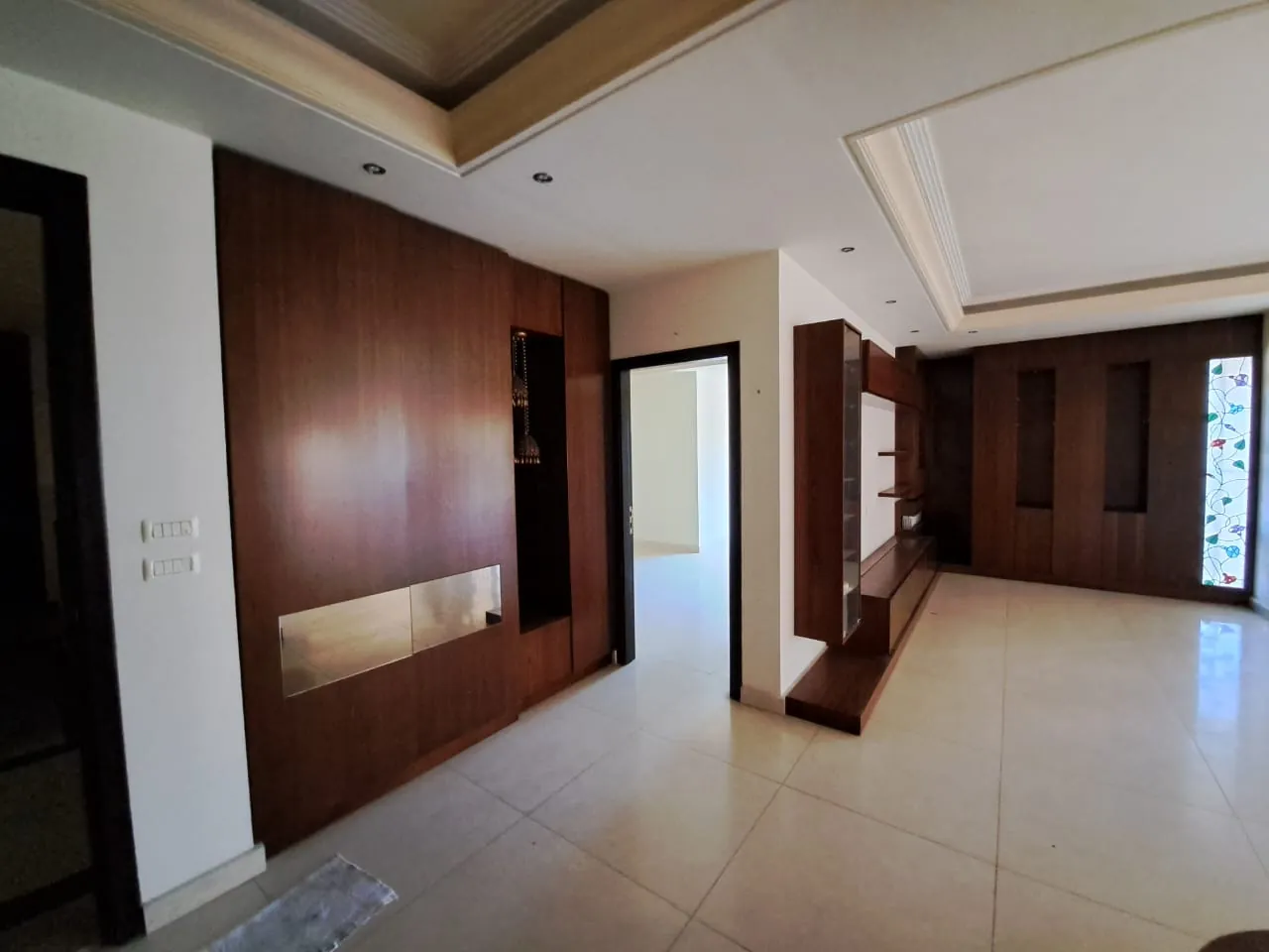 Decorated Apartment with 200 SQM Terrace For Sale In A Prime Location In Bsalim — الصورة 10