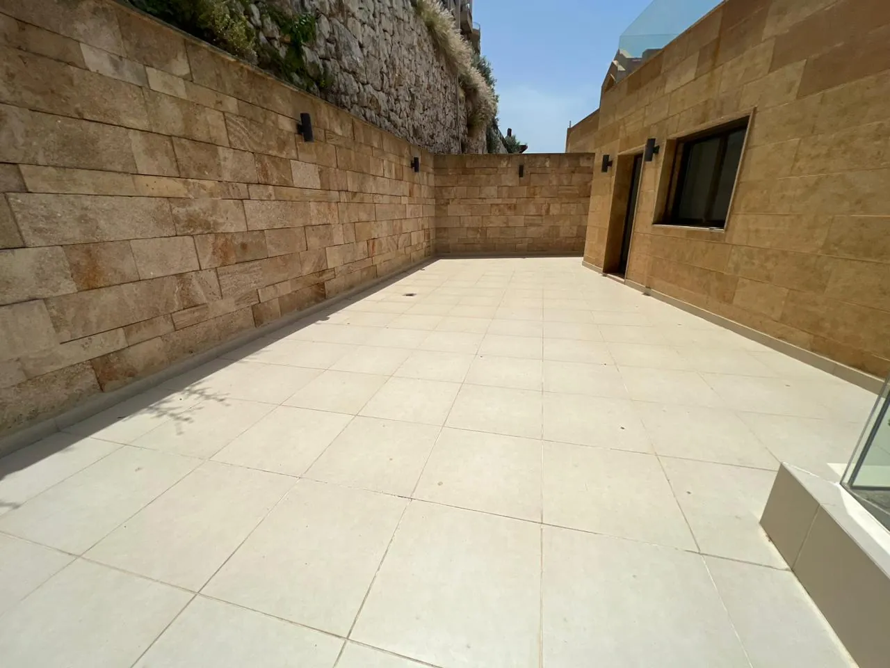 Duplex with Terrace & Beautiful Sea View For Sale in Kfarhbeib — الصورة 6