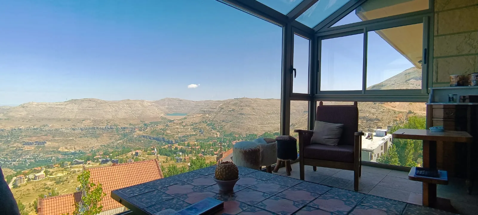 Furnished Decorated Duplex Chalet for Rent at Plateau Ouyoun Al Simen — الصورة 3