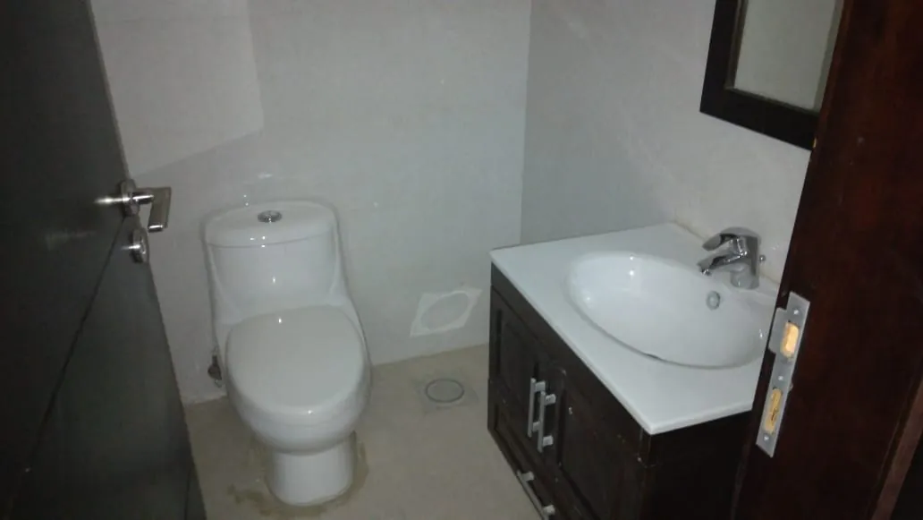 Spacious Apartment With Big Terrace for Sale In A Calm Area In Bsalim — الصورة 10