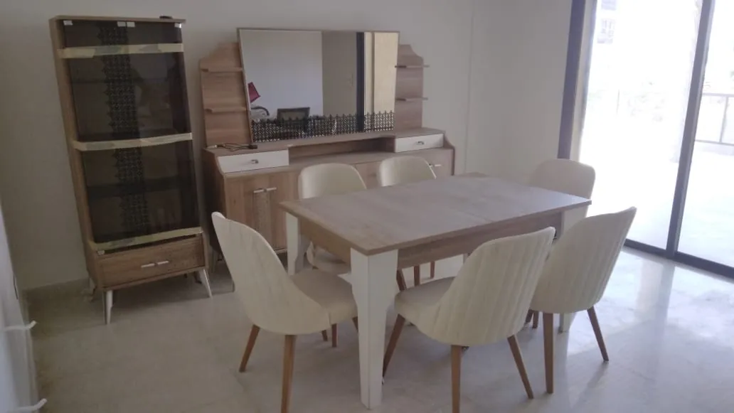 Spacious Apartment With Big Terrace for Sale In A Calm Area In Bsalim — الصورة 2