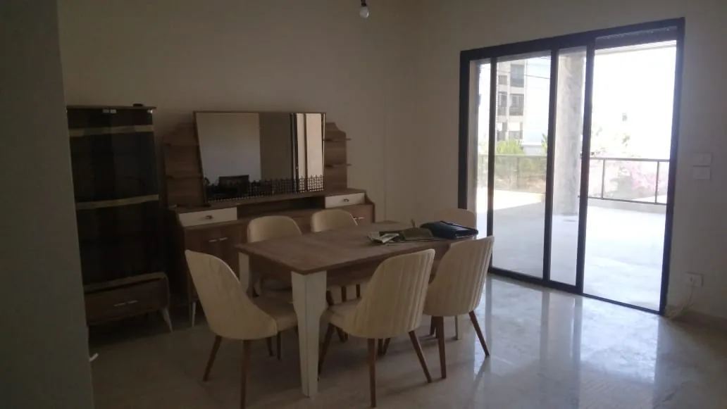 Spacious Apartment With Big Terrace for Sale In A Calm Area In Bsalim — الصورة 4