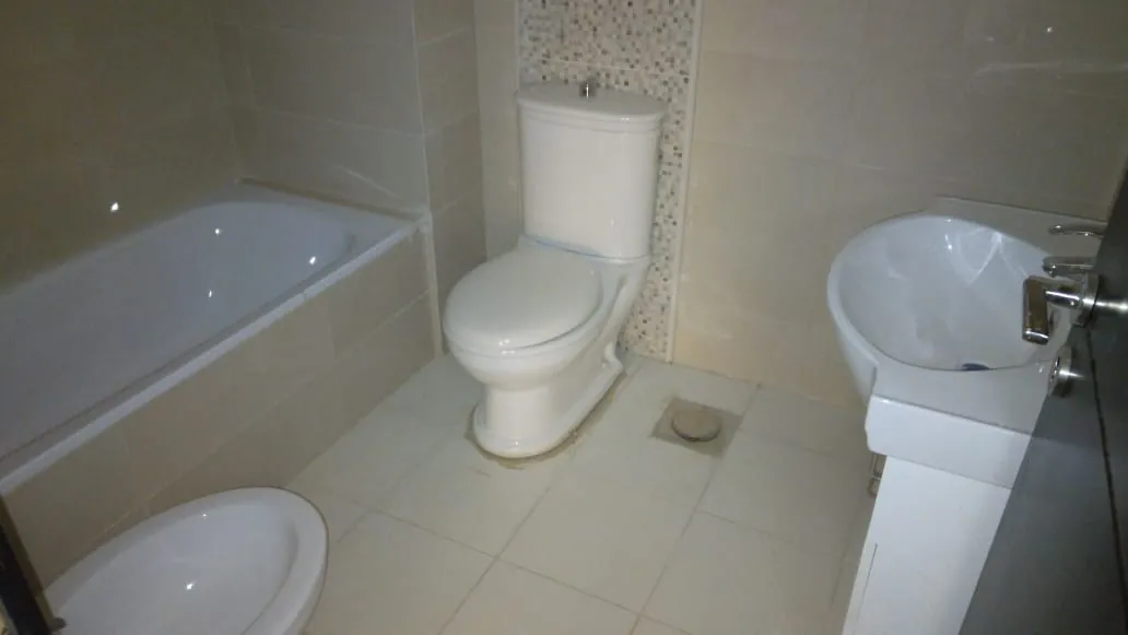 Spacious Apartment With Big Terrace for Sale In A Calm Area In Bsalim — الصورة 9