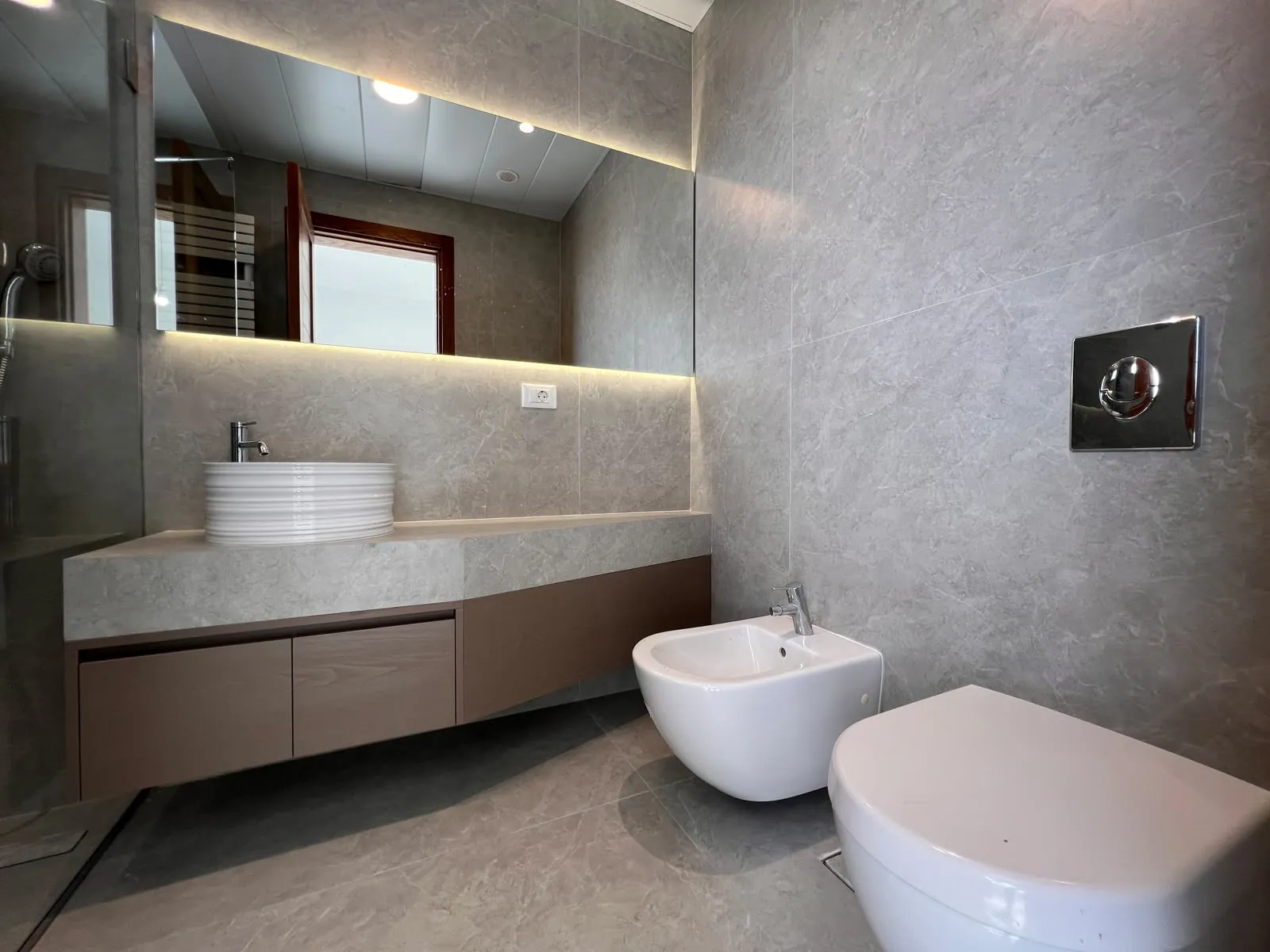4-Bedroom Apartment with Panoramic Sea View for Sale in Pasteur — الصورة 10