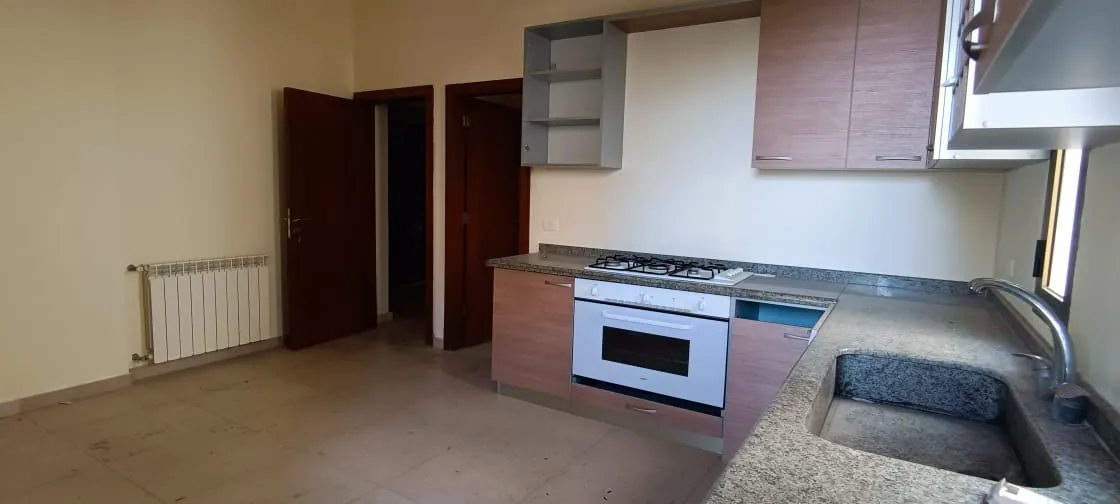 Spacious Apartment with Garden for Sale in Kfarhbeib — الصورة 6