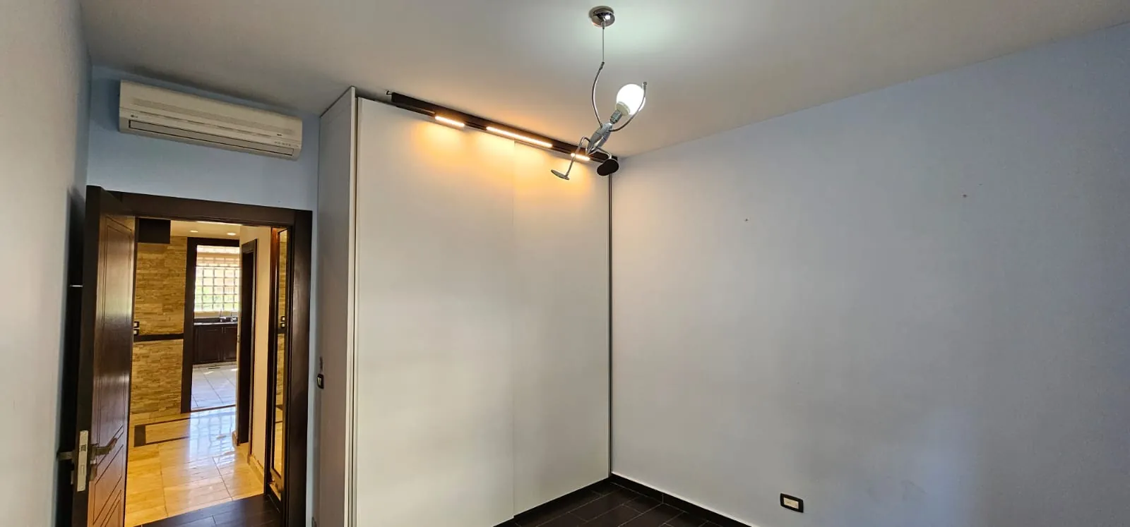 Semi-Furnished Apartment for Rent In Adma — الصورة 10
