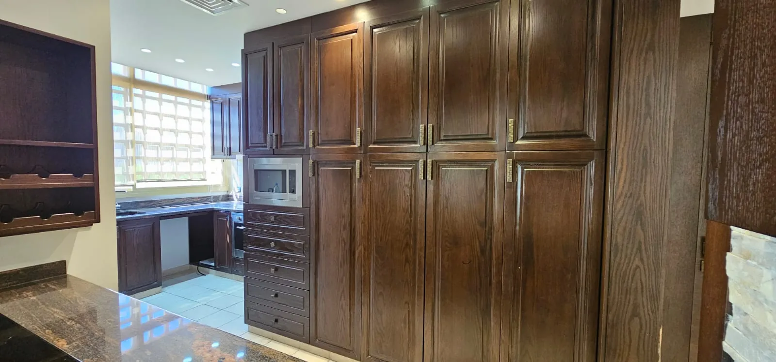 Semi-Furnished Apartment for Rent In Adma — الصورة 5