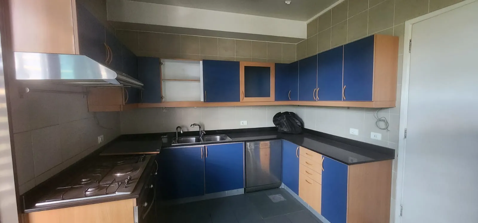 Fully Furnished Apartment for Rent in Yarzeh — الصورة 4