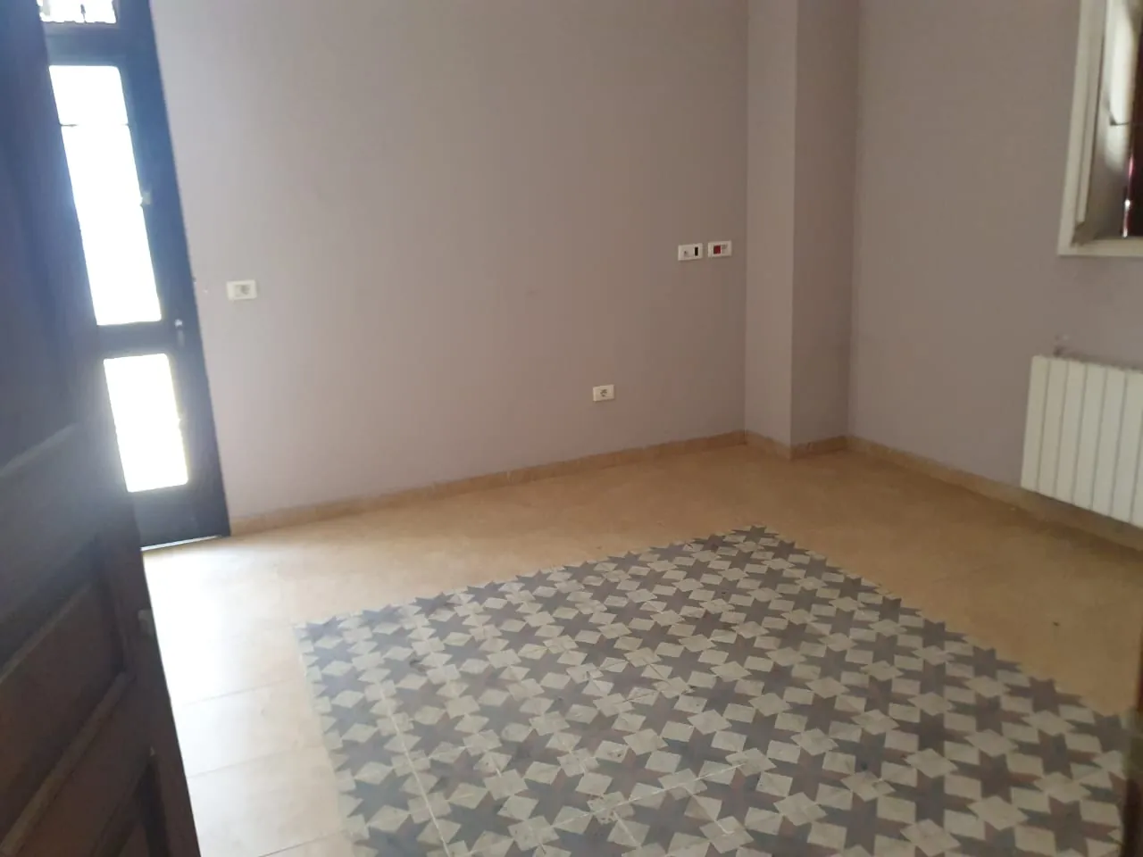 Building of 3 Floors with Front Garden for Sale in Achrafieh — الصورة 8