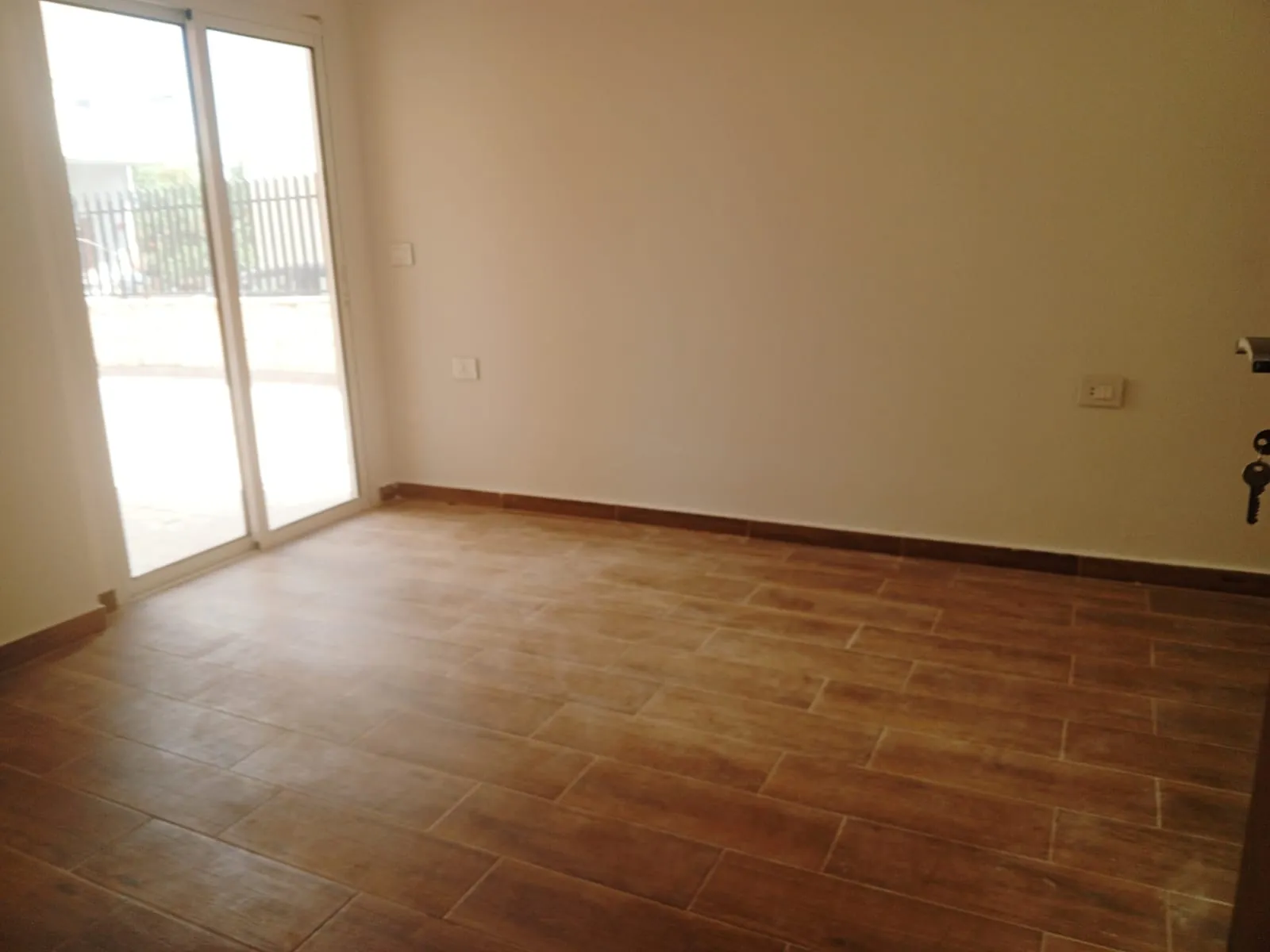Apartment with Terrace & Partial Sea View for Sale in Jbeil — الصورة 7
