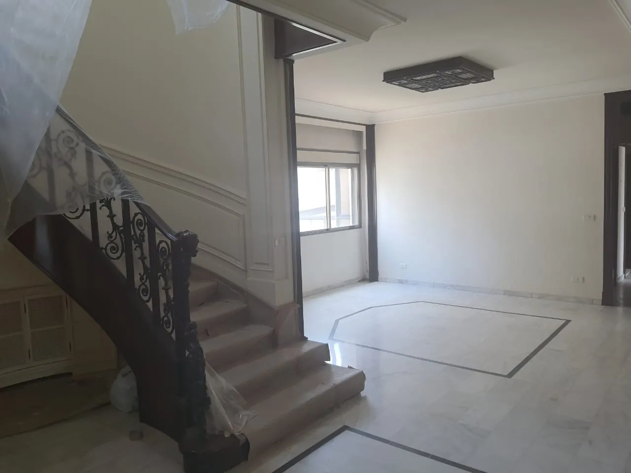 Spacious Duplex for Sale In Mansourieh — الصورة 2