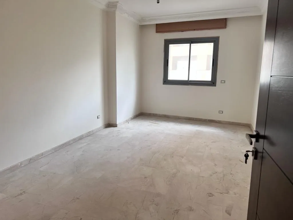 4-Bedroom Apartment for Sale In a Prime Location in Jnah — photo 2