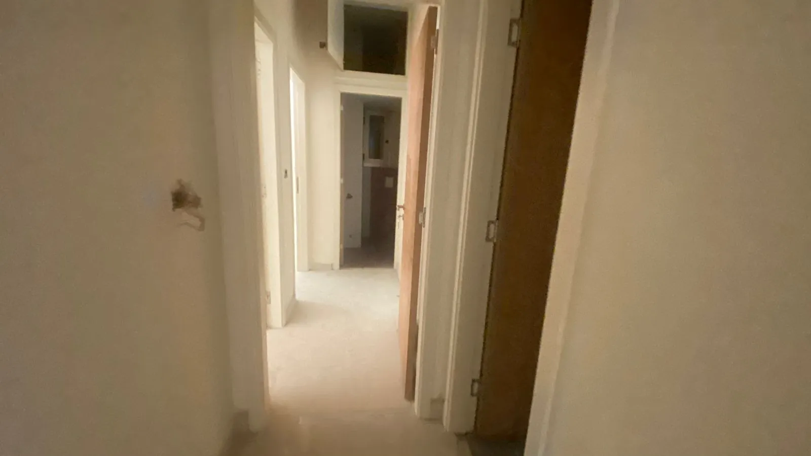 Spacious Apartment With Terrace for Sale in Dik El Mehdi — الصورة 5