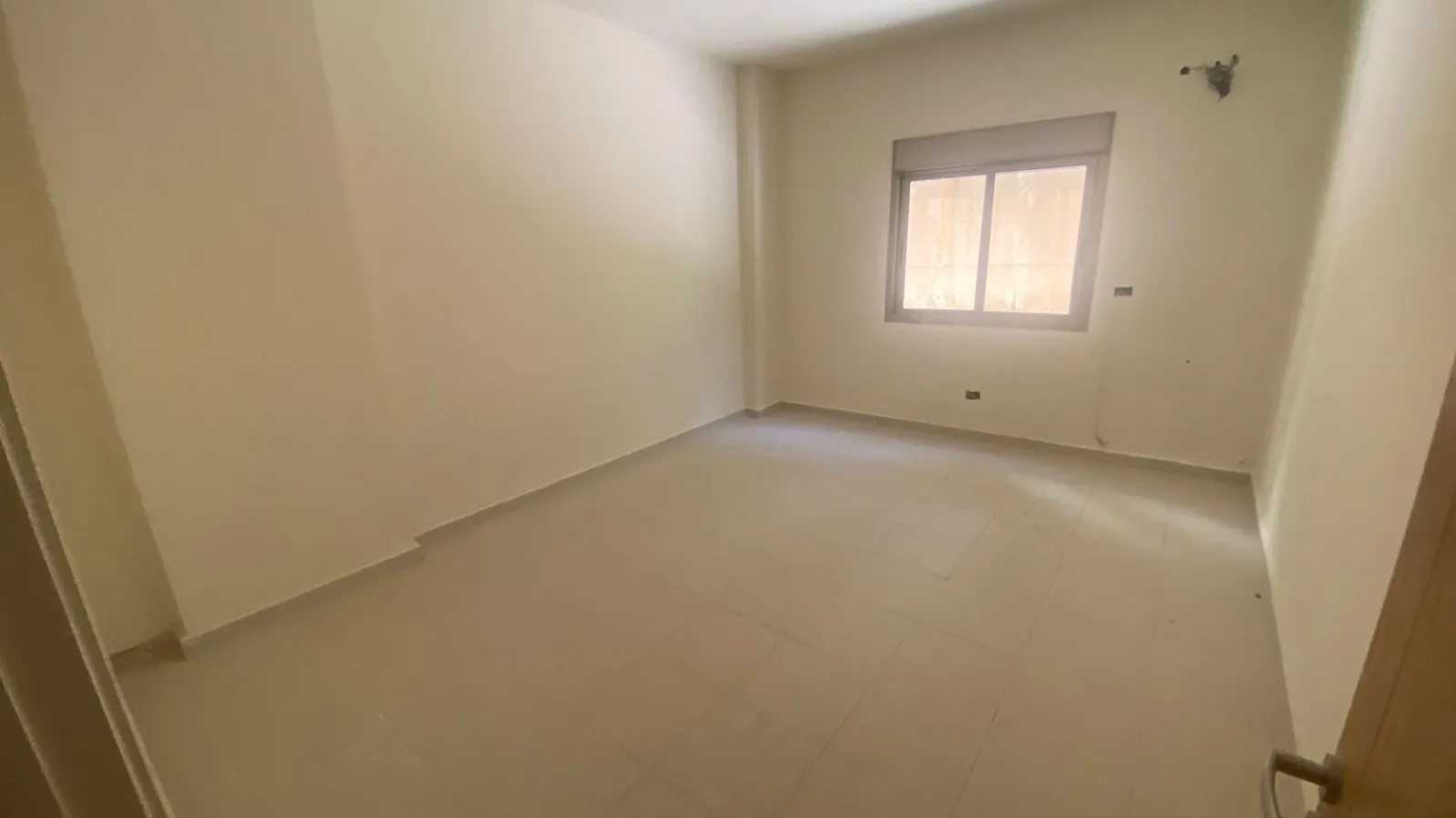 Spacious Apartment With Terrace for Sale in Dik El Mehdi — الصورة 8