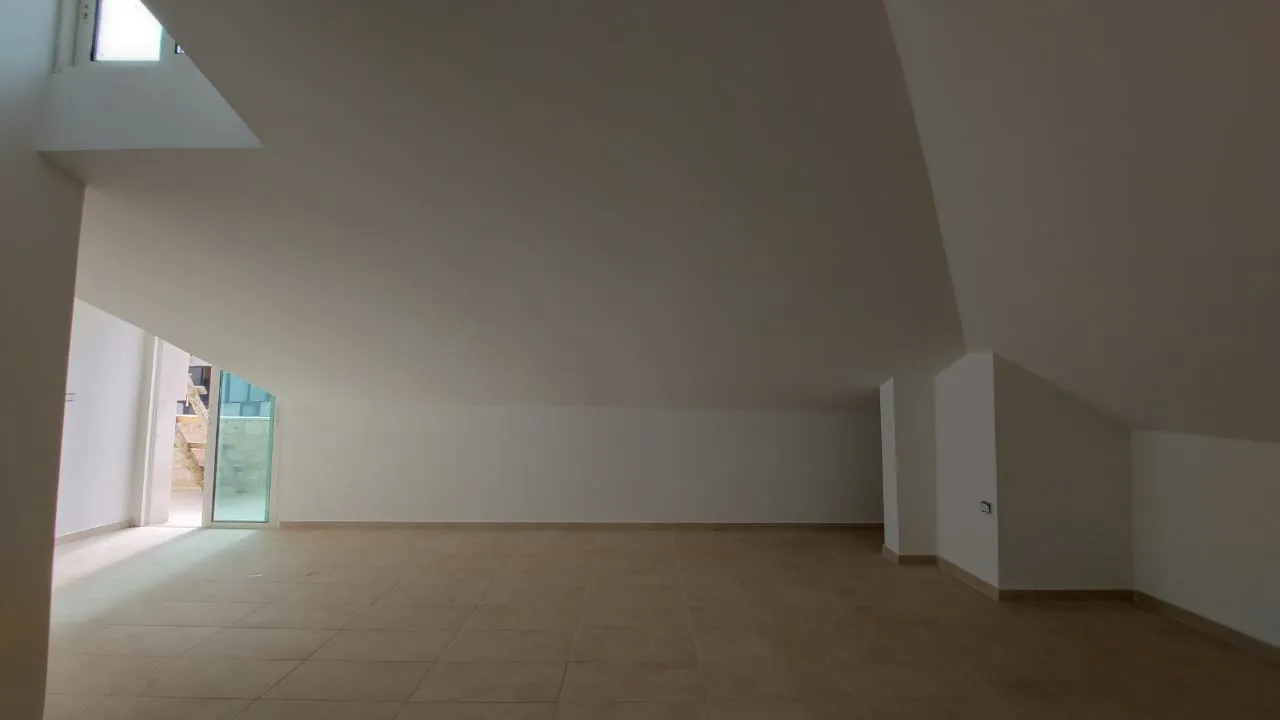 Duplex Apartment for Rent In Jbeil Mar Geryes — الصورة 6