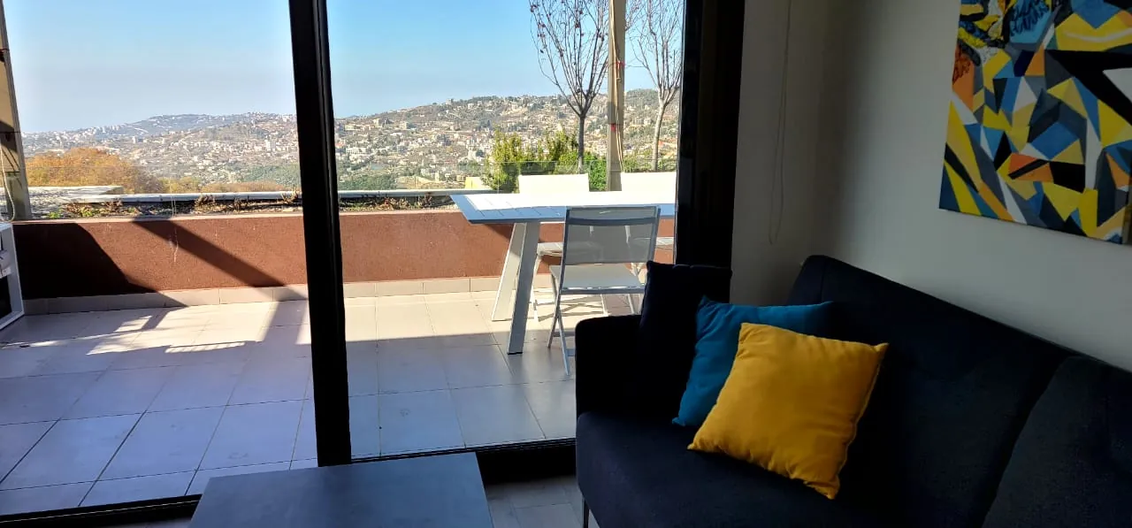 Furnished Chalet With Terrace for Rent in A Well Known Resort in Fakra — الصورة 2