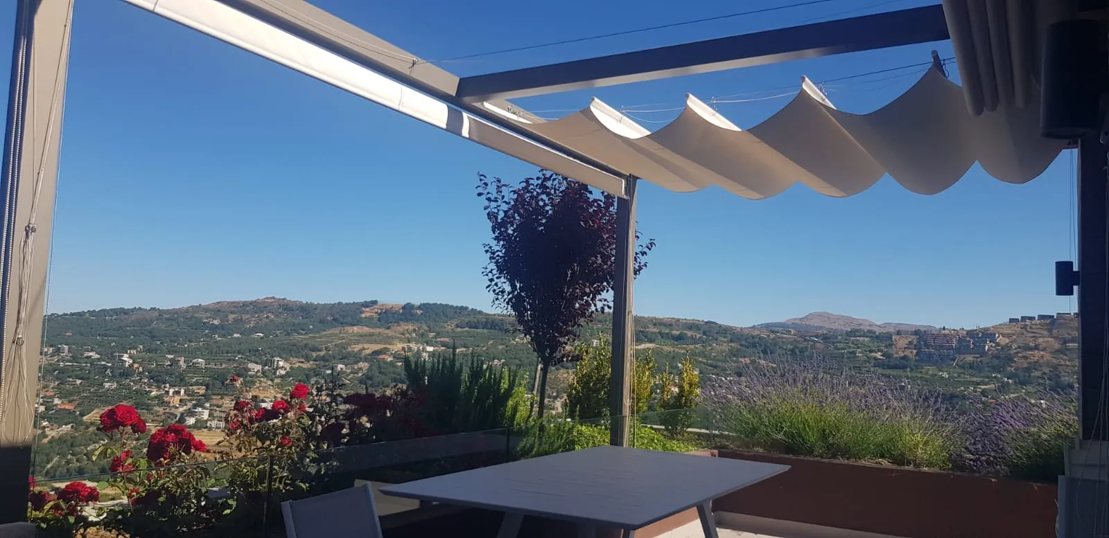 Furnished Chalet With Terrace for Rent in A Well Known Resort in Fakra — الصورة 7