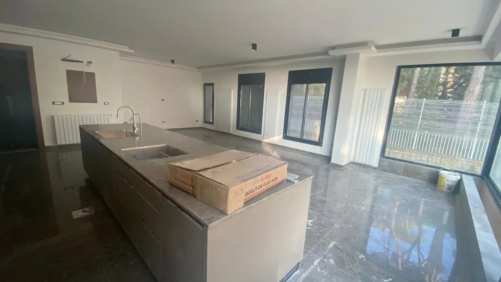 3-Bedroom Apartment for Rent In Mar Chaaya, Broumana — الصورة 2