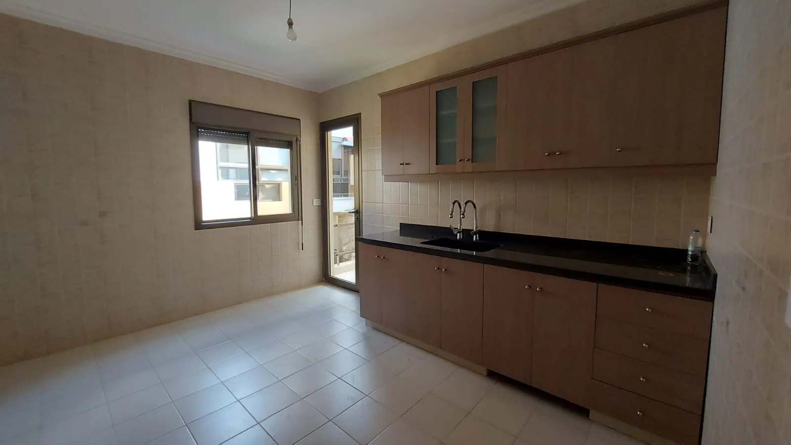 3-Bedroom Apartment With Seaview for Rent in Halat — photo 3