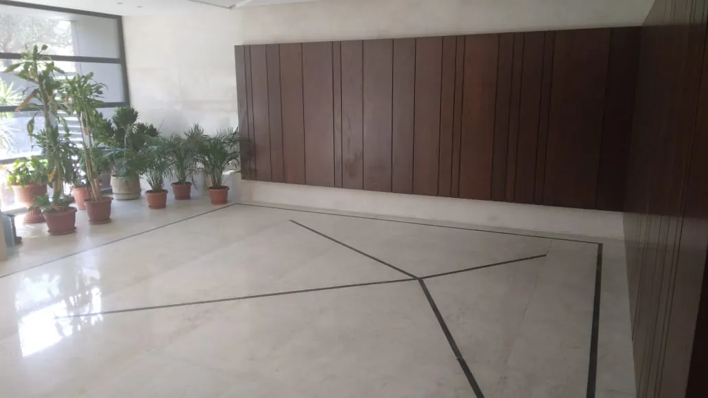 Spacious Modern And Furnished Apartment With Terrace for Rent In Sahel Alma — الصورة 4