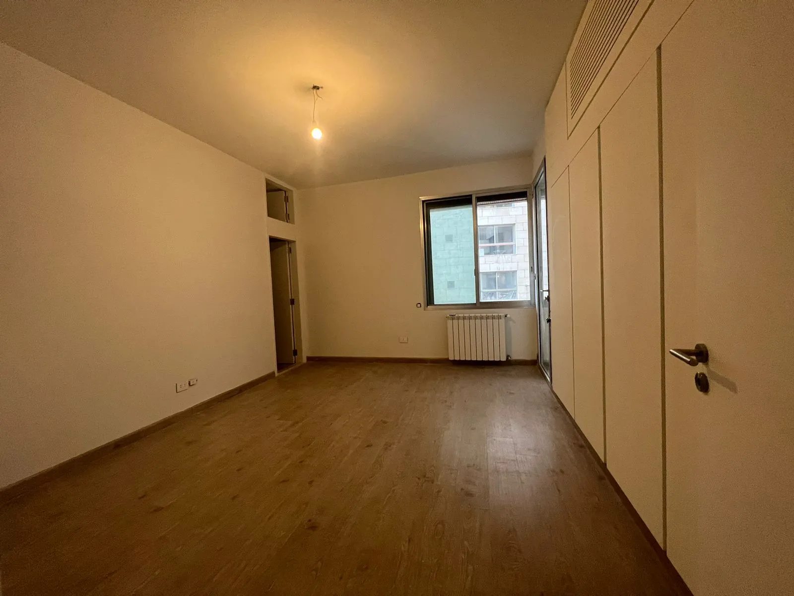 Fully Renovated Apartment for Rent in Achrafieh, Tabaris — الصورة 6
