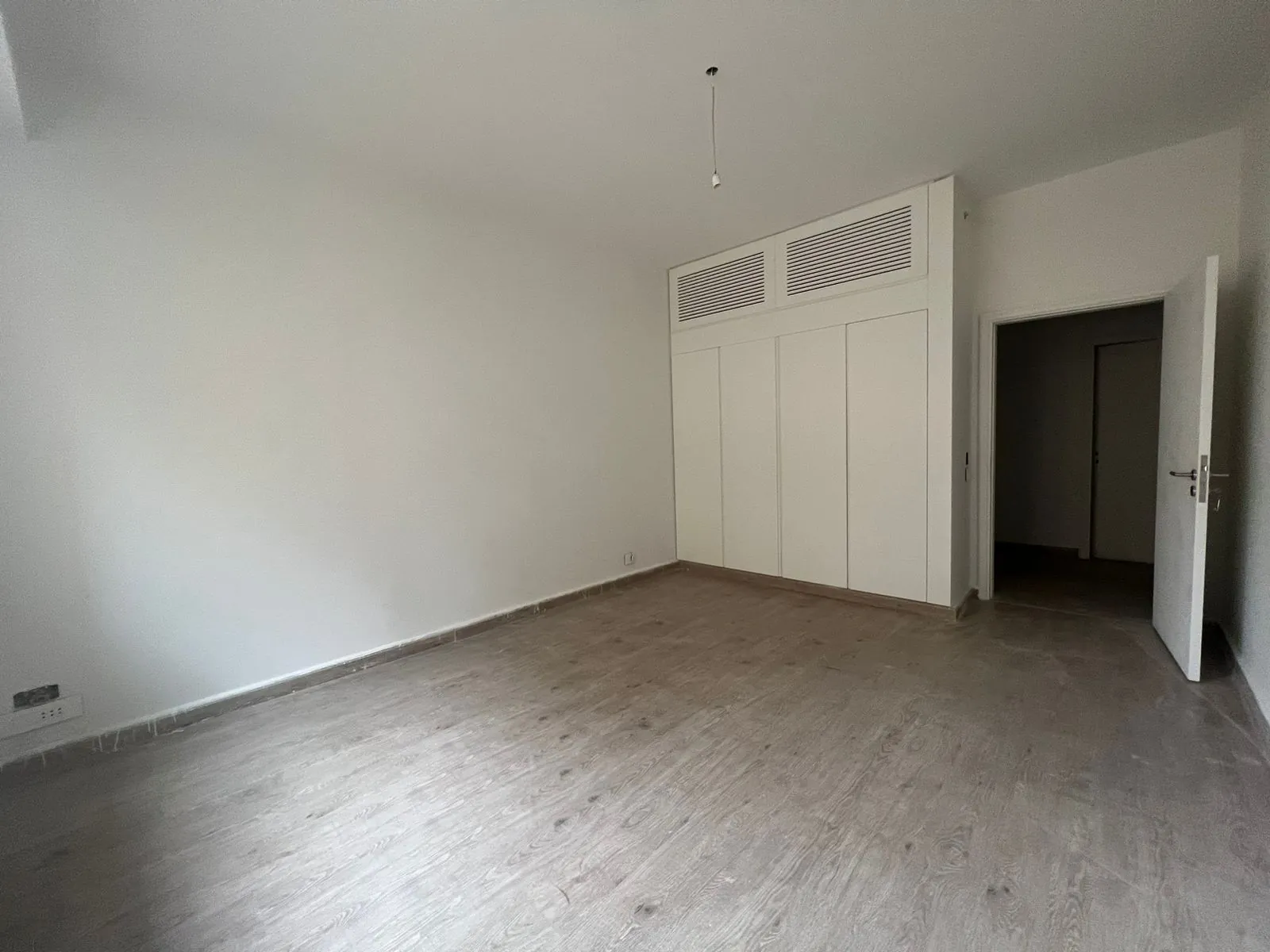 Fully Renovated Apartment for Rent in Achrafieh, Tabaris — الصورة 7