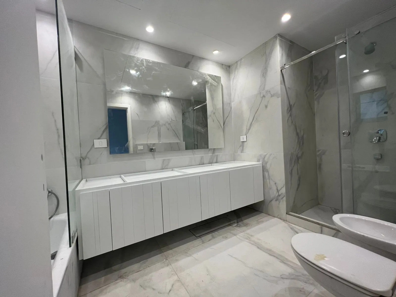 Fully Renovated Apartment for Rent in Achrafieh, Tabaris — الصورة 8
