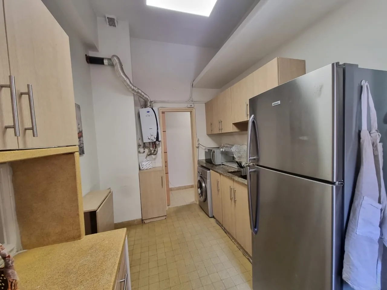 2-Bedroom Furnished Apartment for Rent in Achrafieh — الصورة 4