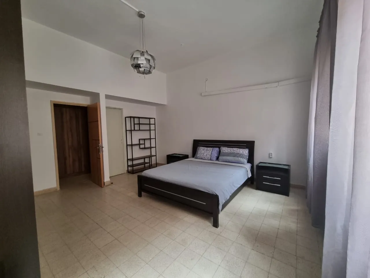 2-Bedroom Furnished Apartment for Rent in Achrafieh — الصورة 6