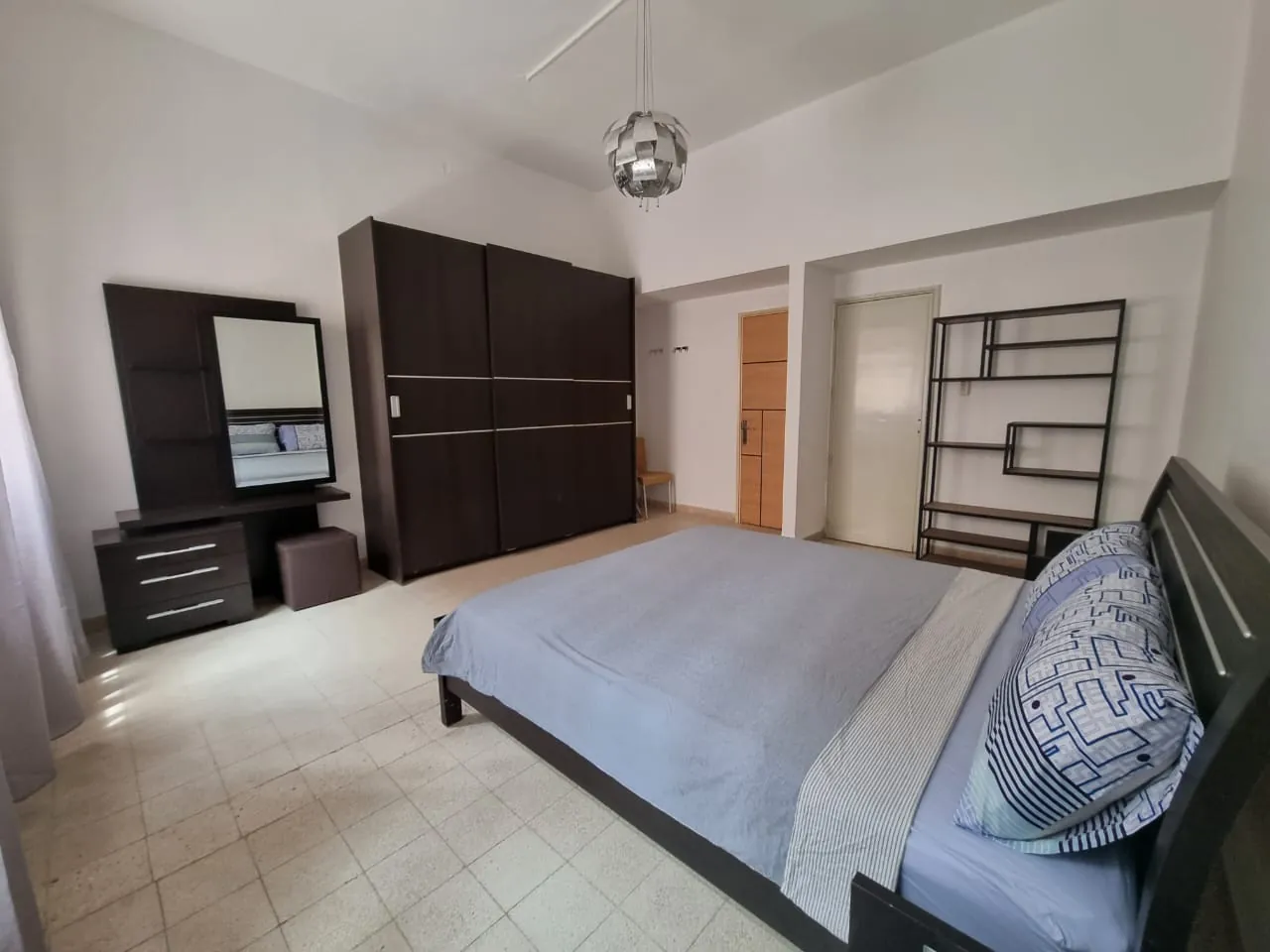 2-Bedroom Furnished Apartment for Rent in Achrafieh — الصورة 7