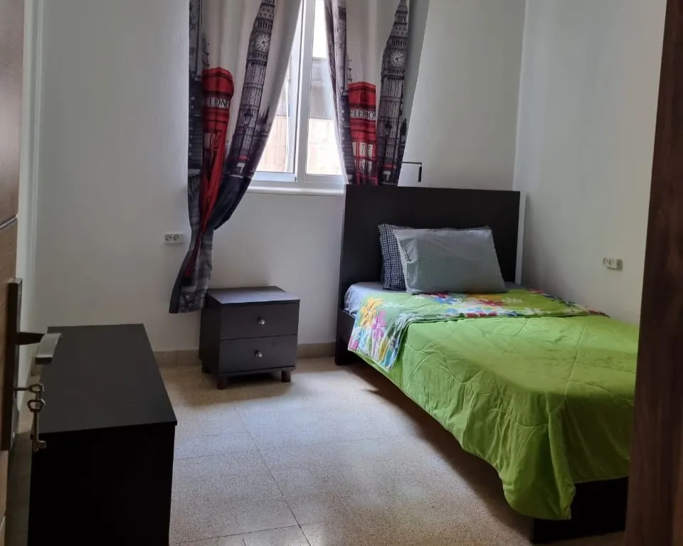 2-Bedroom Furnished Apartment for Rent in Achrafieh — الصورة 8