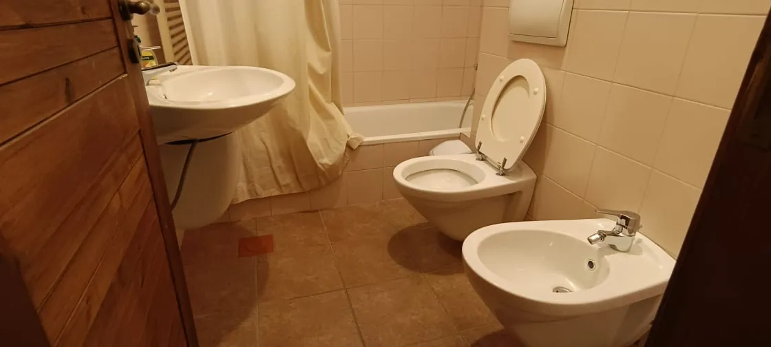 Fully Decorated Chalet With Garden for Rent in Mzar- Kfarzebian — الصورة 8