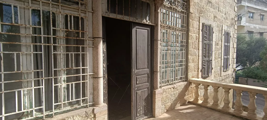 Traditional Old House with Garden for Rent in Jbeil — الصورة 3
