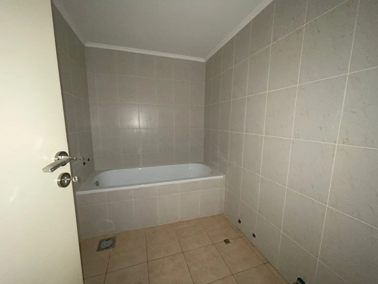Spacious Duplex With Roof And Terrace for Sale In Baabdat — الصورة 6