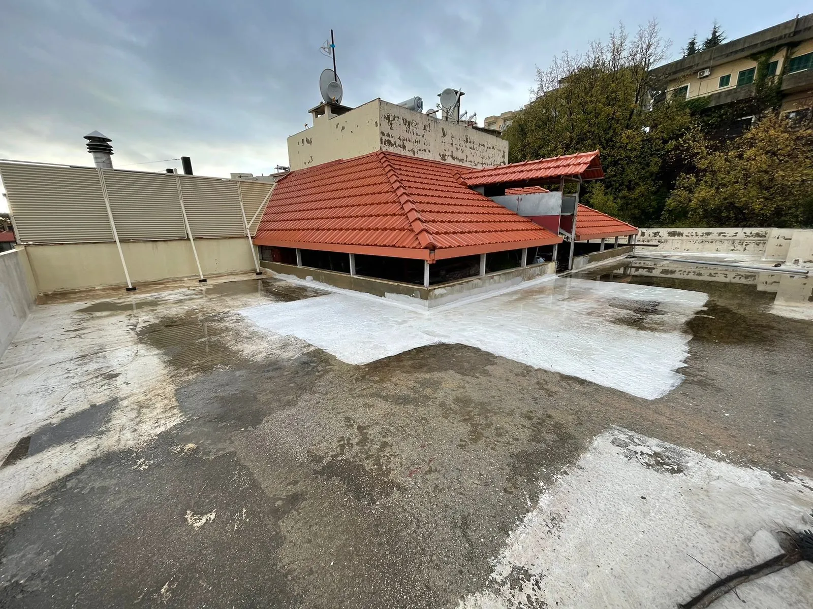 Spacious Duplex With Roof And Terrace for Sale In Baabdat — الصورة 7