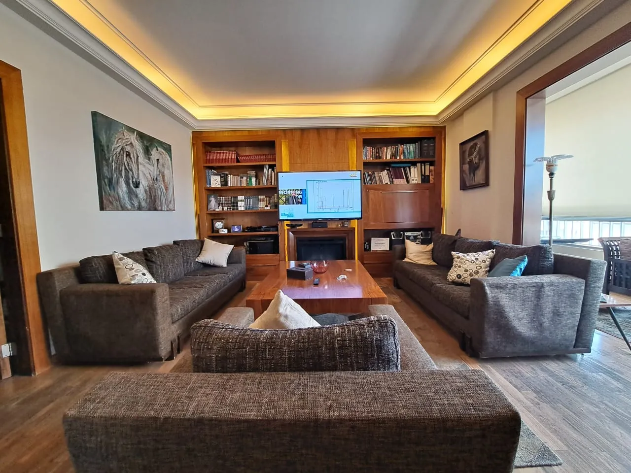 Spacious Apartment for Sale in Bouchrieh — الصورة 2